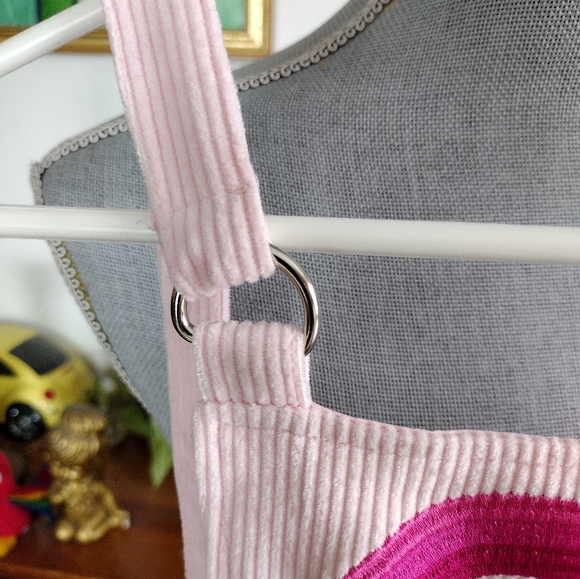 Dolls Kill Sugar Thrillz Women's Pink Corduroy Bib Shorts Heart Sz M - Picture 3 of 8